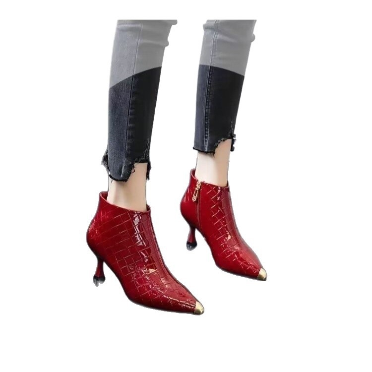 Čizme s kvadratnim vrhom, kratke s tankim petama, bambus tekstura, PU gornji dio, 3–6 cm visina pete, zima 2024