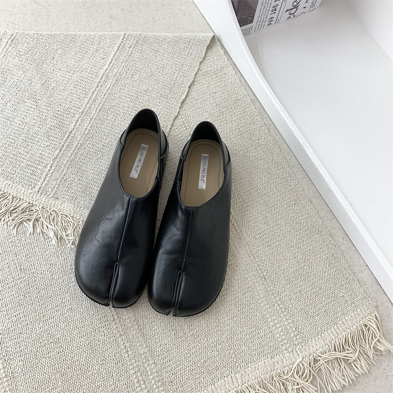 Ženske loaferice, zaobljena prst, gornji dio od mikrovlakna, slip-on, niski potpetica 1-3 cm, gumeni potplat