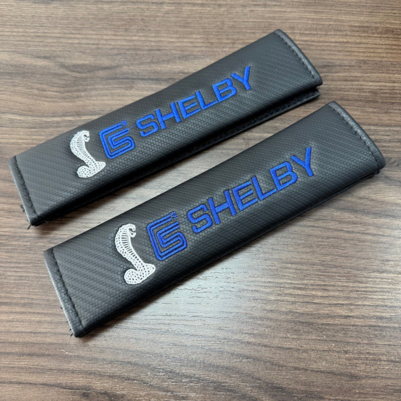 Praktiškos automobilio diržo pečių pagalvėlės su anglies pluošto raštu, universalus priedas, 75 g, su atspausdintu logotipu