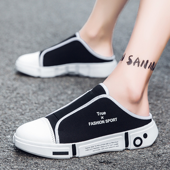 Jedrenja tenisice, prozračna platnena gornja, niski slip-on model, okrugli vrh, gumeni potplat