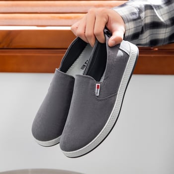 Meeste kanvasist lamedad jalatsid ümmarguse varba, madal kanna 1-3 cm, kummist talla