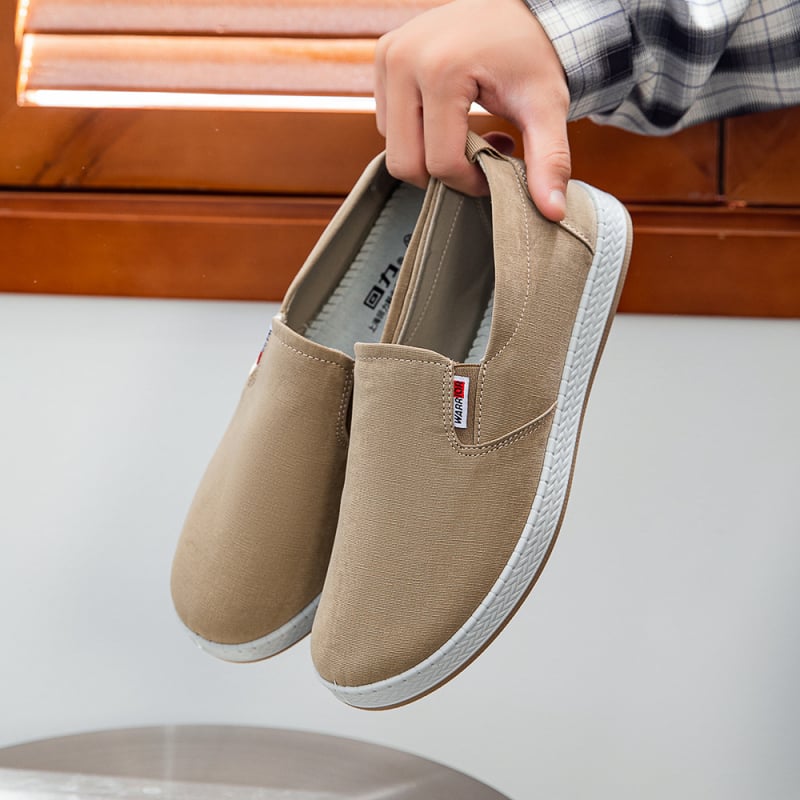 Meeste kanvasist lamedad jalatsid ümmarguse varba, madal kanna 1-3 cm, kummist talla