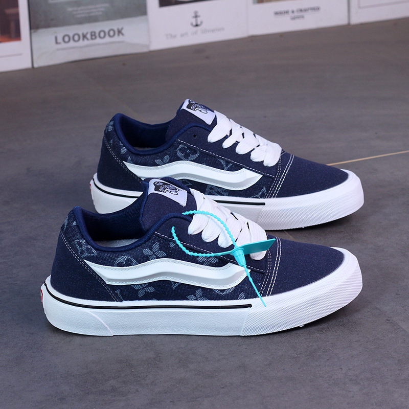 Платнени кецове с дишащо платно горно, връзки, остър пръст, композитна подметка