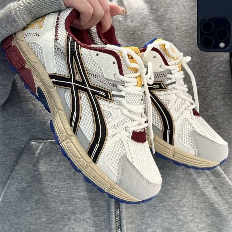 Мъжки мрежести обувки за ежедневието - ниско горно, връзки отпред, дишаща мрежеста горна част, PVC подметка с инжекционно формоване, кръгла носна част