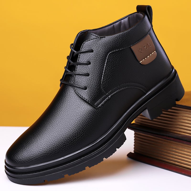 Férfi téli csizma, felső rész szuper rost, vízálló gumitalp, belső műszőrme bélés, középmagas szár, casual stílus