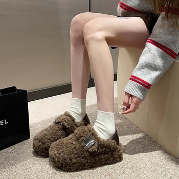 Női téli bundás cipő PU felsőrésszel, PU talpbetéttel, gumitalppal, alacsony bokaszár, Velcro-zárás