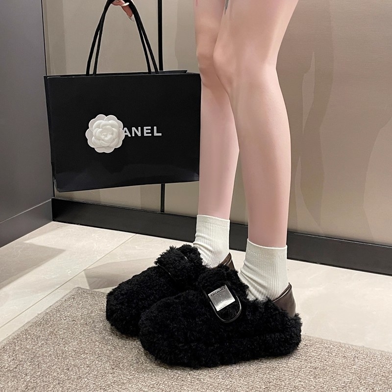 Női téli bundás cipő PU felsőrésszel, PU talpbetéttel, gumitalppal, alacsony bokaszár, Velcro-zárás