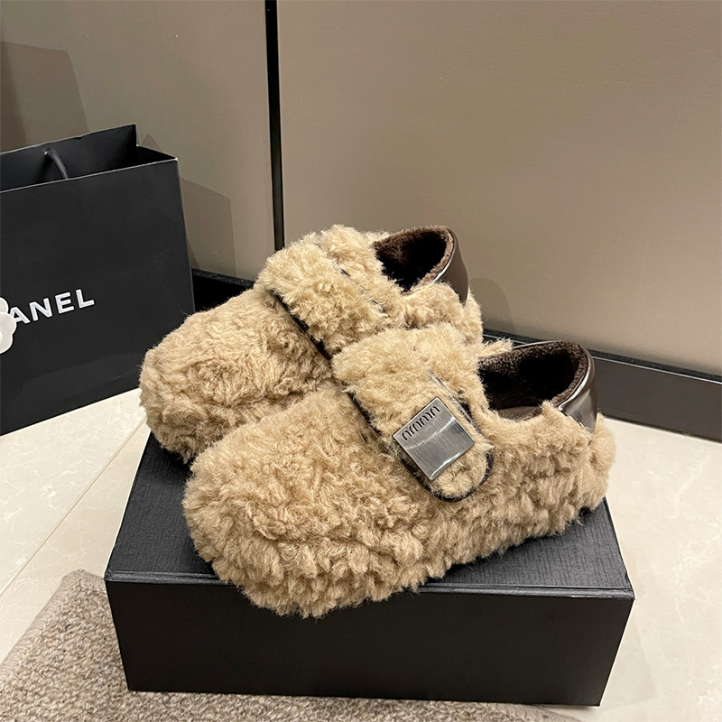 Női téli bundás cipő PU felsőrésszel, PU talpbetéttel, gumitalppal, alacsony bokaszár, Velcro-zárás