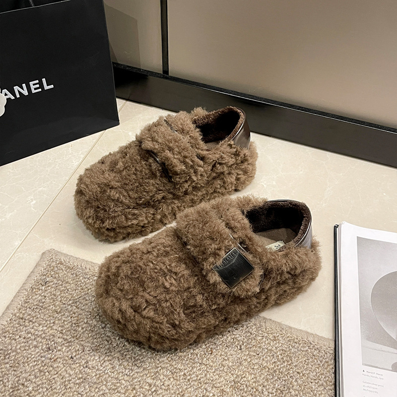 Női téli bundás cipő PU felsőrésszel, PU talpbetéttel, gumitalppal, alacsony bokaszár, Velcro-zárás