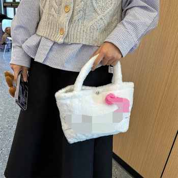 Gyerekbarát karikatúra plush táska, függőleges négyszög alakú forma, poliészter bélés, nyitott külső zseb, puha anyag