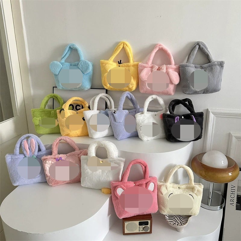 Gyerekbarát karikatúra plush táska, függőleges négyszög alakú forma, poliészter bélés, nyitott külső zseb, puha anyag