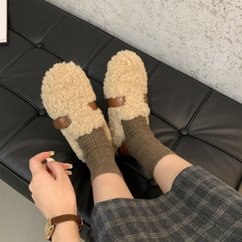 Női velúr cipő bolyhos bélésével, slip-on, alacsony felső rész, kerek orr, gumitalp