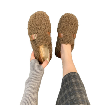 Női velúr cipő bolyhos bélésével, slip-on, alacsony felső rész, kerek orr, gumitalp