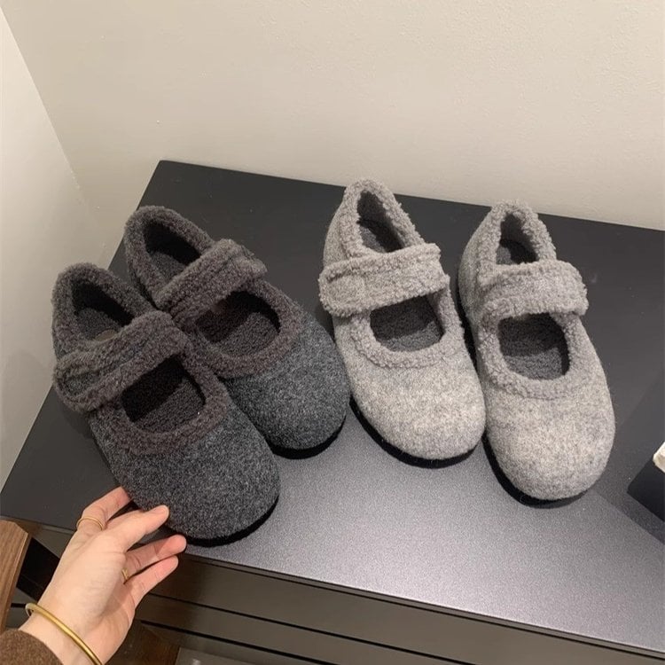 Női Mary Jane cipő magasságot növelő, velúr felsőrész, pamut belső, Velcro-zár, gumi talp