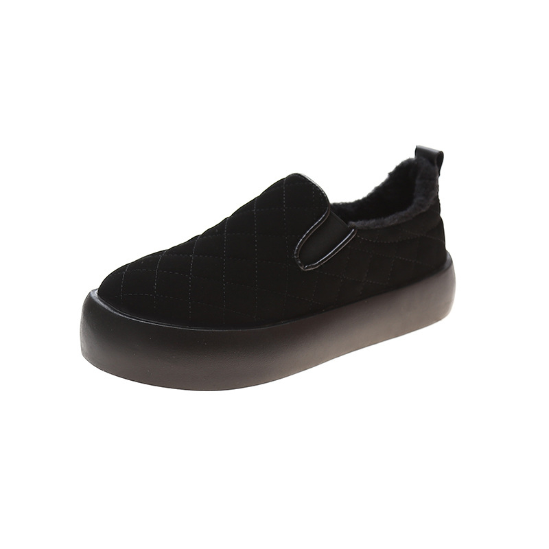 Női nubuk slip-on mokaszink plush béléssel, kerek orrú, alacsony felső rész, gumírozott talp