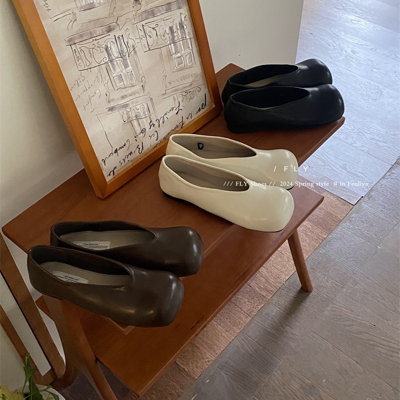 Ženske ravne cipele s kvadratnim vrhom, gornji dio od mikrovlakna, ulošak od prirodne kože, niski potplat, slip-on