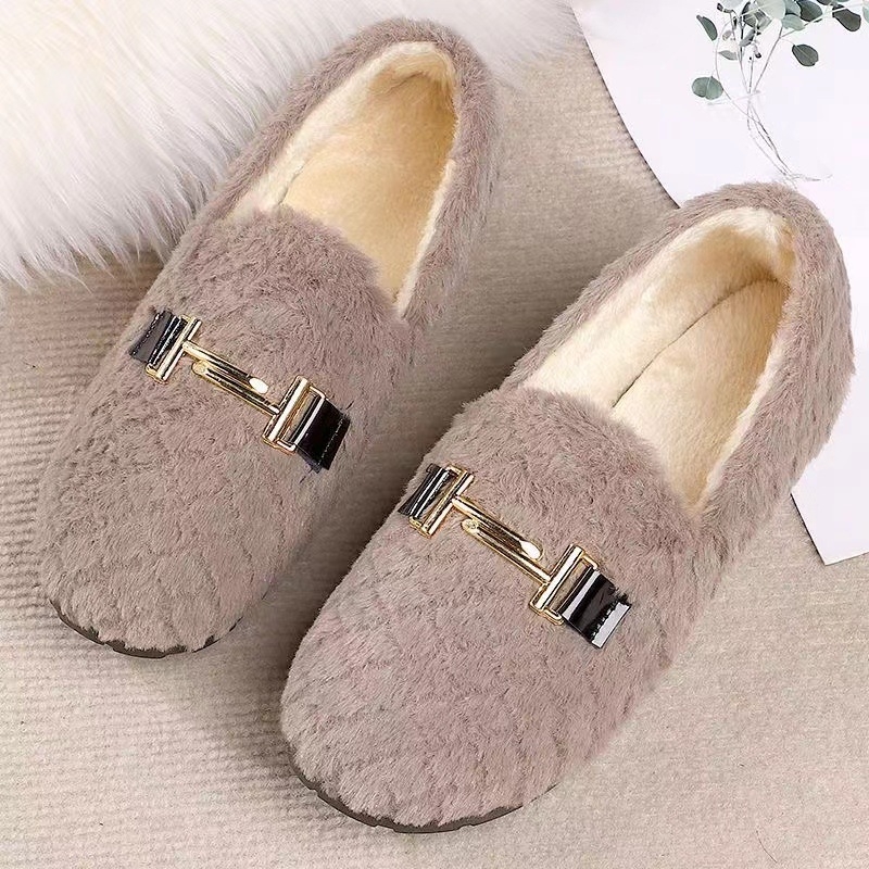 Pantofi sport casual pentru femei cu exterior din velur, vârf rotund, gleznă joasă, șireturi, talpă din plastic injectat, căptușeală din bumbac.