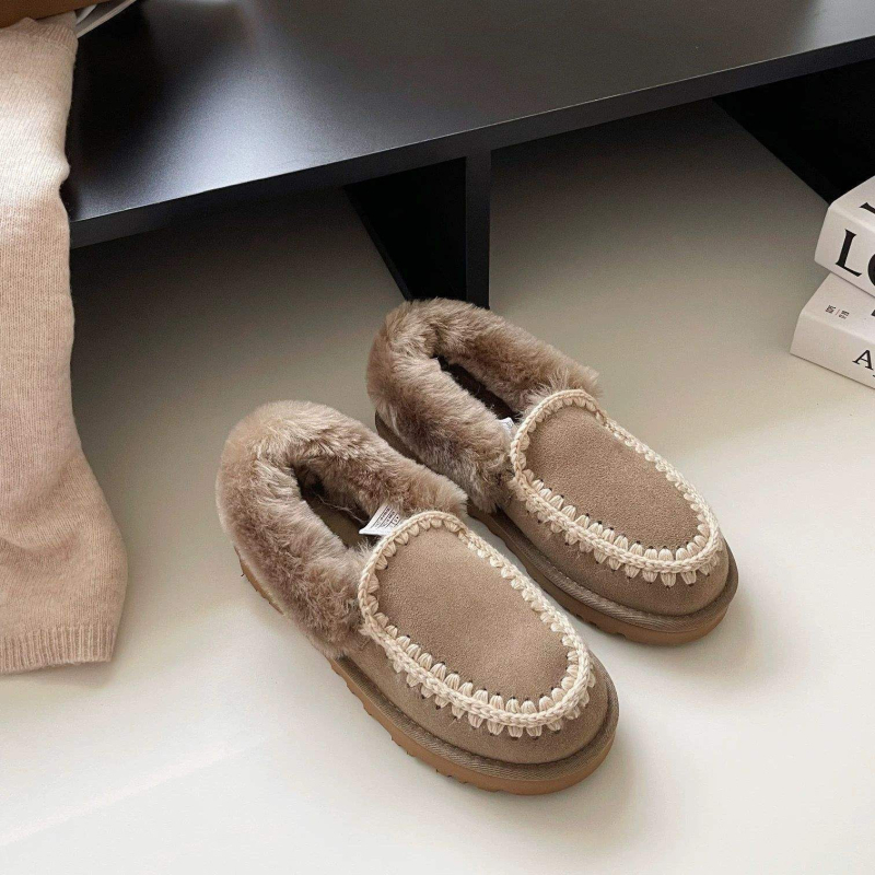 Ženske zimske čizme od nubuka telećeg kože, podstava od umjetnoga krzna, nizak profil, bez vezivanja, potplat TPR