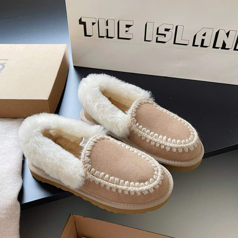 Ženske zimske čizme od nubuka telećeg kože, podstava od umjetnoga krzna, nizak profil, bez vezivanja, potplat TPR