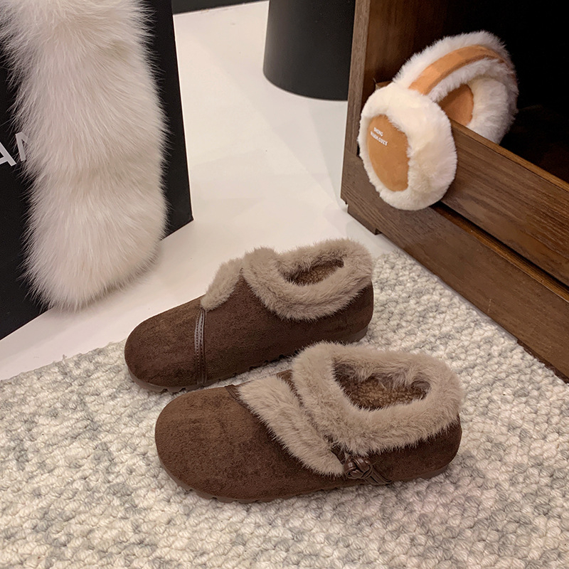 Ženske casual cipele od nubuka slip-on s umjetnom pliš unutrašnjosti, zaobljena nosnica, zatvaranje kopčom, niski potplat 1-3 cm, gumeni potplat