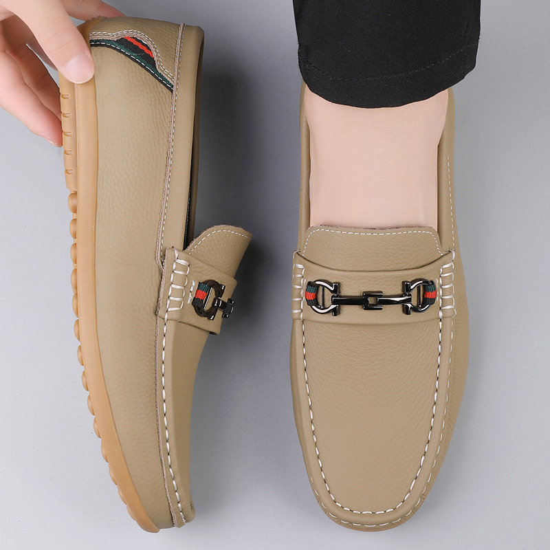 Muške kožne loafere bez vezivanja - gornji dio od vrhunske kože, gumena potplat, okrugli vrh, niska potpetica, točkasti uzorak