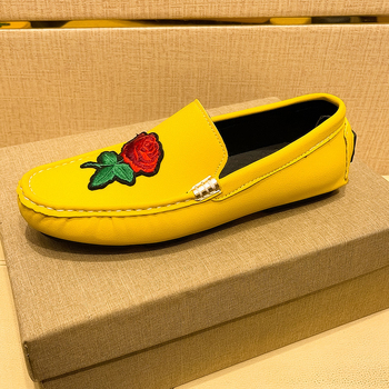 Meeste juhikingad - kunstnahast ülemine, kummijalga, ümmargune varvas, madal kont 1-3 cm, lilleline õmblus