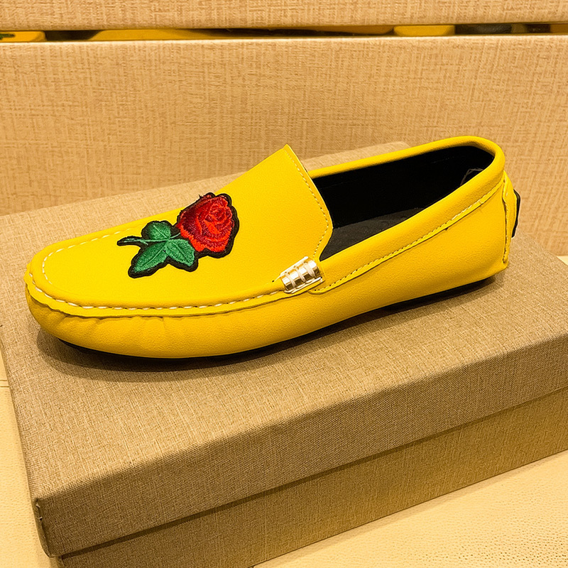 Meeste juhikingad - kunstnahast ülemine, kummijalga, ümmargune varvas, madal kont 1-3 cm, lilleline õmblus