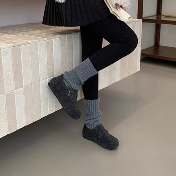 Vuneni slip-on loaferi za zimu, unutrašnjost od umjetnog pliša, zaobljena nosnica, niski gornji dio, plastični đon, srednji pet 3-5 cm