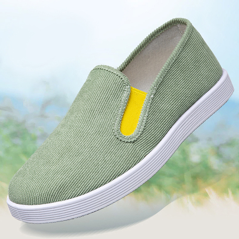 Vīriešu Corduroy Slip-On kurpes — apaļa purngala, zems augšējais daļa, zamšņa virsma, elpojoša iekšpuse, pretslīdēšana, izturīga zole