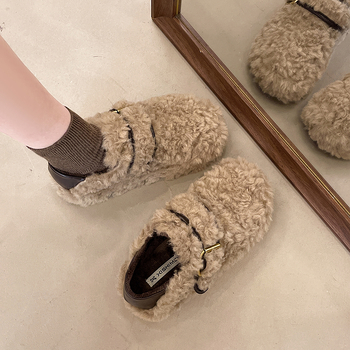 Ženske zimske cipele s debelom potplatom, gornji dio od brušene kože (suede), unutrašnjost od umjetnog kratkog krzna, slip-on, okrugli nos