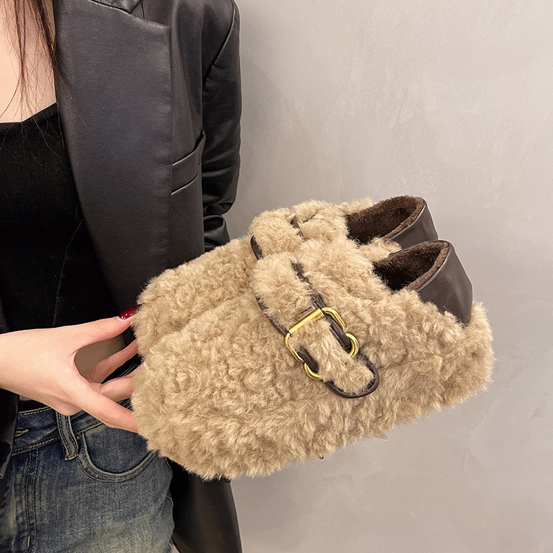 Ženske zimske cipele s debelom potplatom, gornji dio od brušene kože (suede), unutrašnjost od umjetnog kratkog krzna, slip-on, okrugli nos