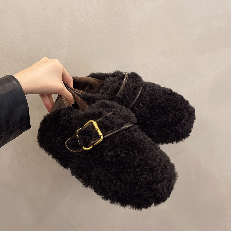 Ženske zimske cipele s debelom potplatom, gornji dio od brušene kože (suede), unutrašnjost od umjetnog kratkog krzna, slip-on, okrugli nos
