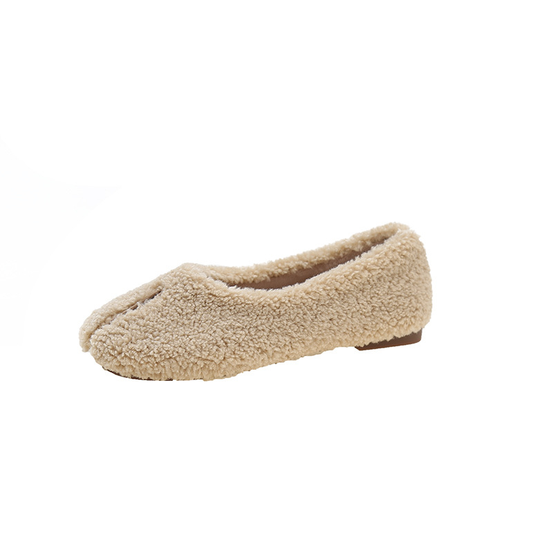 Ženske slip-on loaferice, nubuk gornji dio, podstava od umjetnog krzna, okrugla špička, gumeni potplat, plosata peta