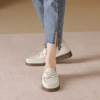 Γυναικείοι δερμάτινοι loafers με φαρδιά σόλα, στρογγυλή μύτη, χαμηλό τακούνι, καουτσούκ σόλα, καθημερινό στυλ