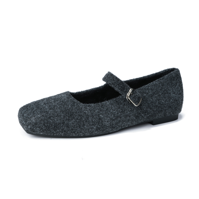 Mary Jane cipele, velur gornji dio, flis podstava, niski plosnati potpetica 1–3 cm, kopča s kukom
