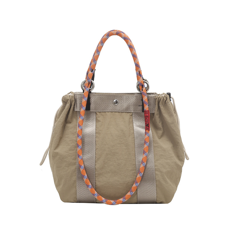 Naylon Bucket torba za žene – ulični stil, vodootporna, višestruka funkcionalnost, unutarnja džep na telefon i laminirani džep sa zatvaračem, horizontalni kvadratni oblik, otvoreni vrh, dvostruke naramenice, jesen 2025