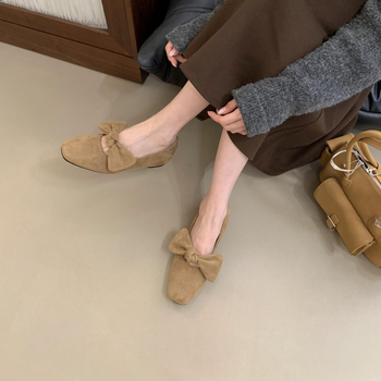 Ženske Mary Jane cipele s kvadratnim vrhom, velur gornji dio, niski potpetice, gumeni đon