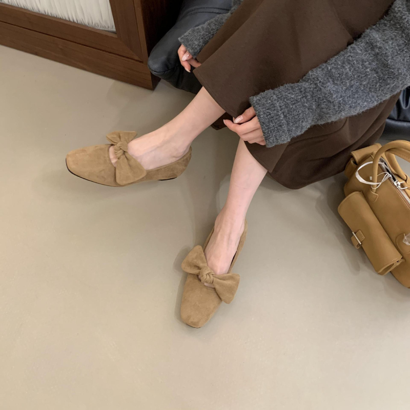 Ženske Mary Jane cipele s kvadratnim vrhom, velur gornji dio, niski potpetice, gumeni đon