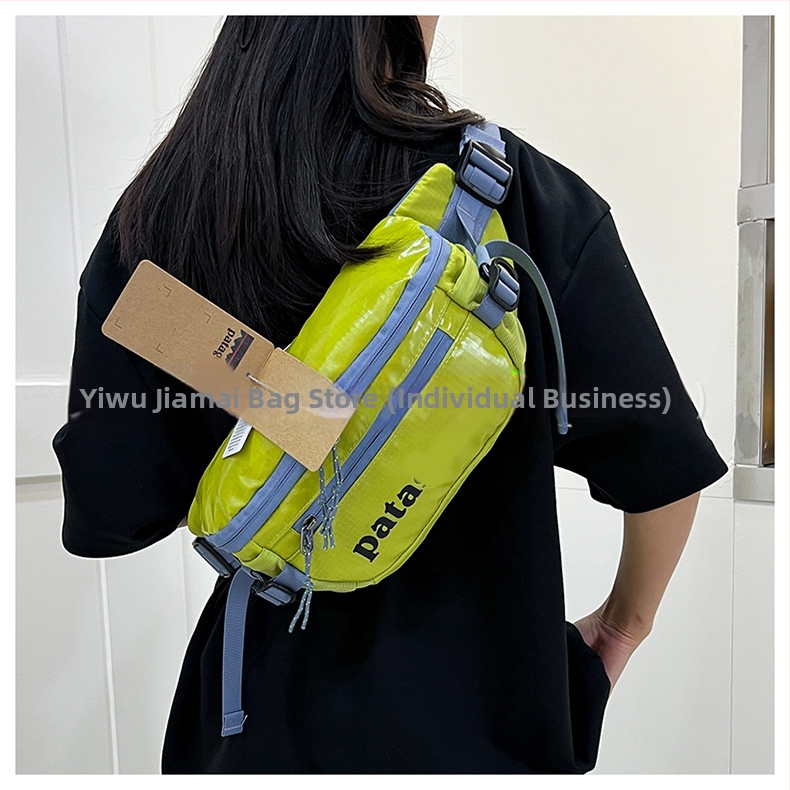 Unisex crossbody taška z polyestersu, mestský jednoduchý štýl, dumpling‑tvar dizajnu, zapínanie na zips