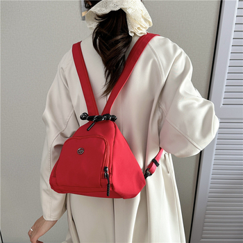 Crossbody torba - casual višenamjenska, ovalni oblik, platnen materijal, zatvaranje na zip, unutarnji pretinac