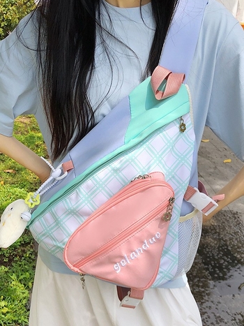 Crossbody torba, svježa i slatka dizajn od najlona, uspravljen kvadratni oblik, zatvaranje na zip, unutarnja džep za telefon, jedna naramenica, proljeće 2025