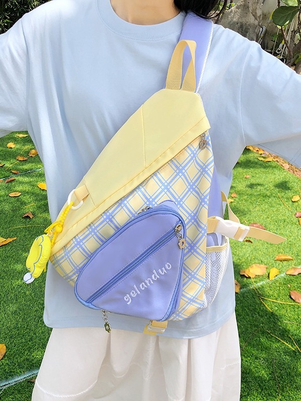 Crossbody torba, svježa i slatka dizajn od najlona, uspravljen kvadratni oblik, zatvaranje na zip, unutarnja džep za telefon, jedna naramenica, proljeće 2025