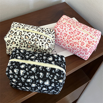 Kozmetička torbica s leopard uzorkom i motivom srca, vanjska strana od poliestera s platnenom podstavom, za žene, za svakodnevnu upotrebu