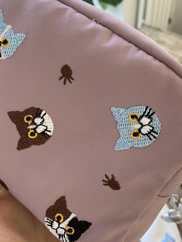 Torbica za šminku s izvezenom mačkom, prijenosna, poliester, podstava poliester, gradski minimalistički stil, prozračna i pogodna za skladištenje