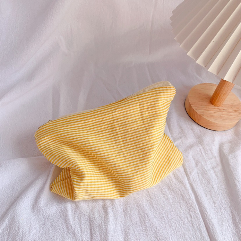 Kozmetička torbica Gezsnbao – Friendly brend, stil ručne torbe, moderni minimalistički dizajn