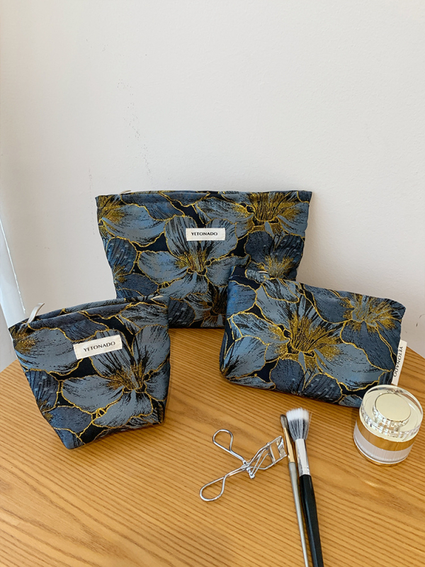 Kozmetikai táska domborított virág mintával, nagy kapacitású, poliészter, bélés vászon, hordozható clutch
