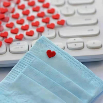 Dzīvnieku apģērbu uzlīmes un suņa pieres aksesuāri — zīda zieds, modelis 69850, universāla izmantošana, vasaras sezona