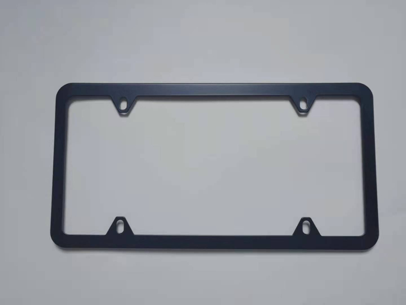 Shia okvir za registarsku pločicu od nehrđajućega čelika, četiri otvora, imitacija karbonskih vlakana, model 02, za putničke automobile