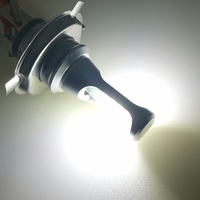 LED svetlá na motocykel s vysokým a nízkym lúčom - 12W, 10-60V AC/DC, 800-1000LM, 6500-7000K, Model H6(P15D)/BA20D/H4