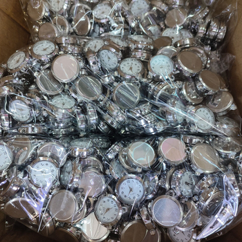 Narukvica sat s kvarcnim mehanizmom, model 10084, kućište od legure, okrugli brojčanik, tiskani logotip